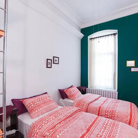 Nest Taksim *